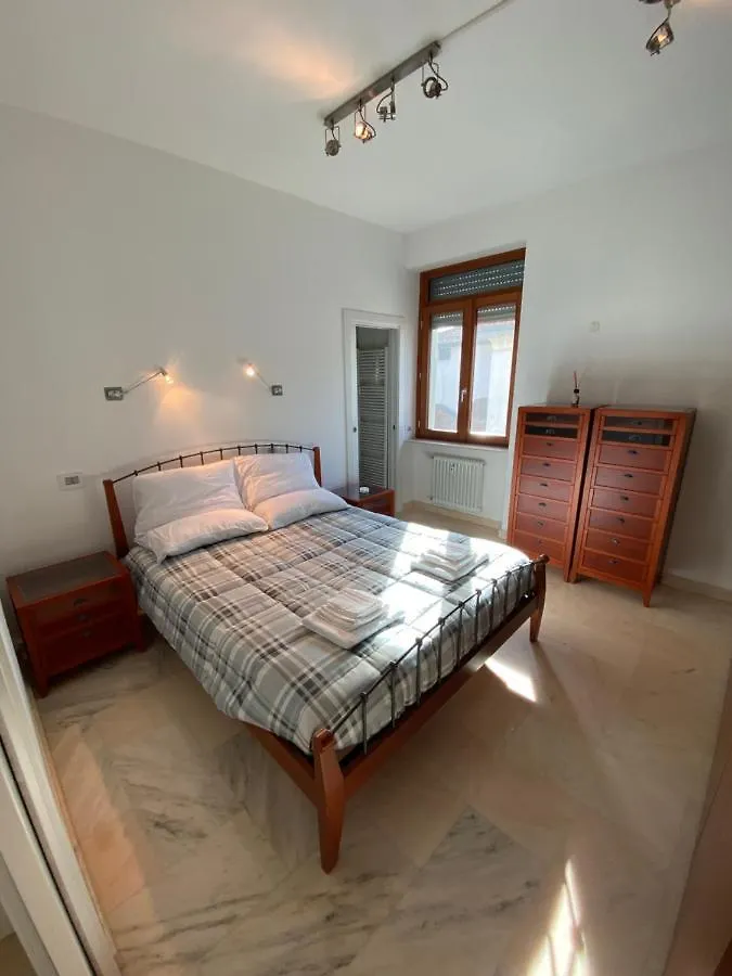 Elegante Appartamento In Centro Bérgamo 0*,  Italia